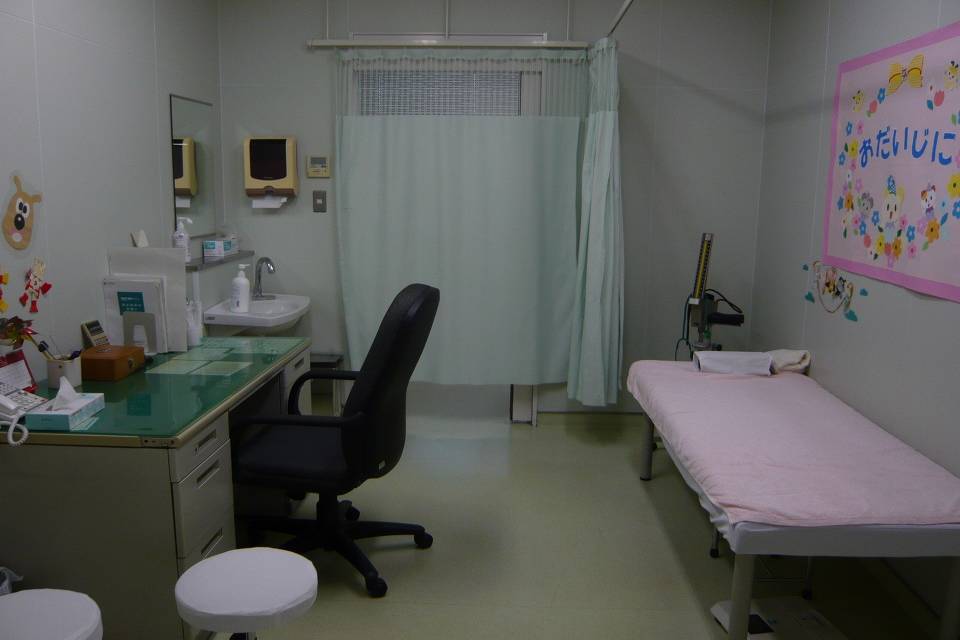 写真：鈴鹿市応急診療所診察室