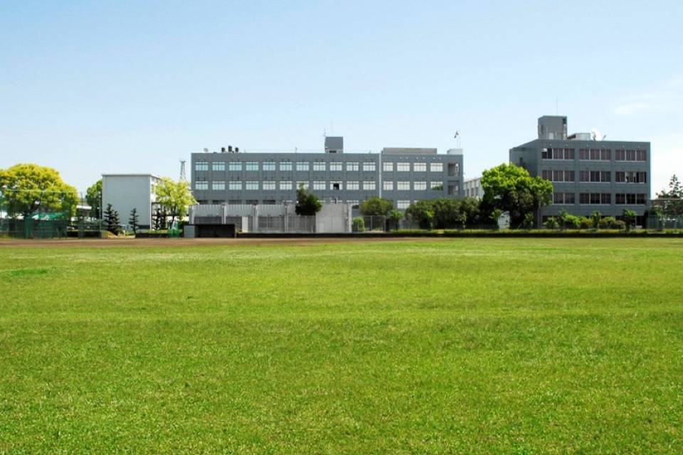 写真：鈴鹿工業高等専門学校運動場