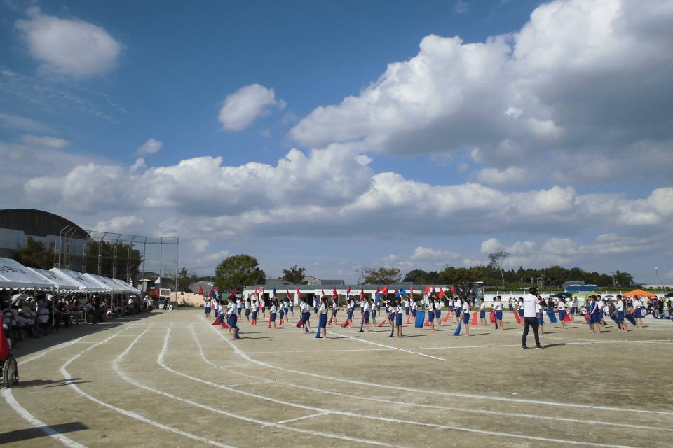 写真：郡山小学校運動の様子