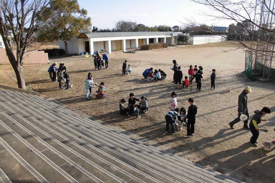 写真：郡山小学校体験学習の様子