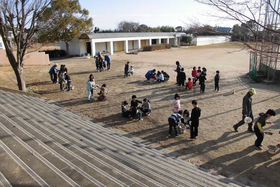 写真：郡山小学校体験学習の様子