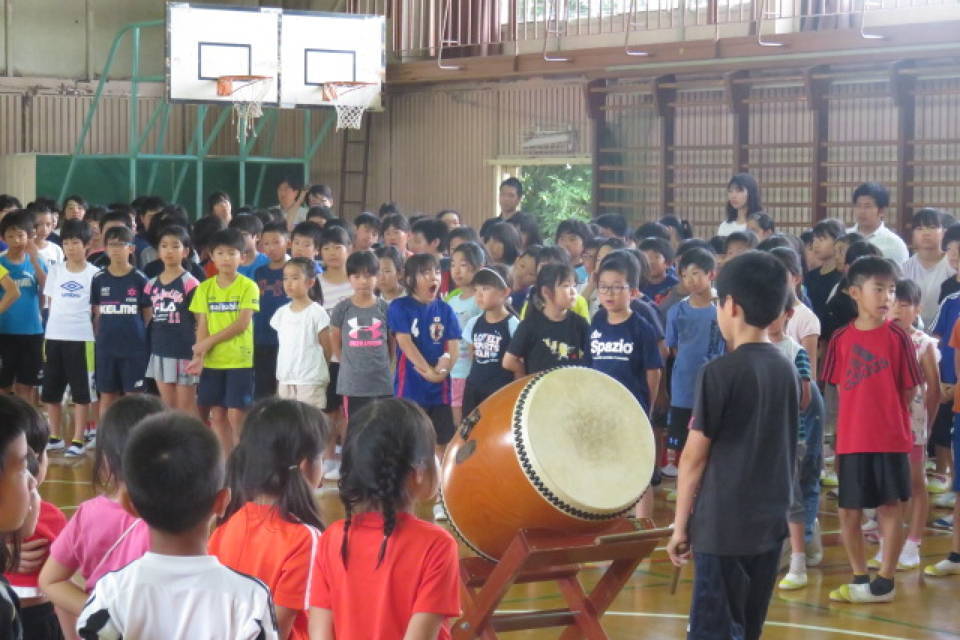 写真：短歌集会の様子