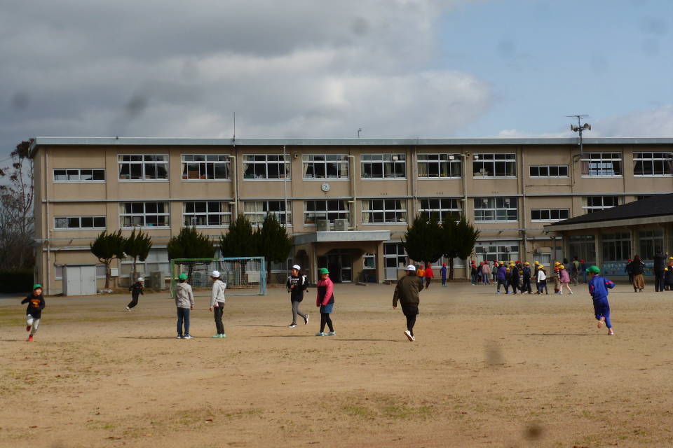 写真：合川小学校外観