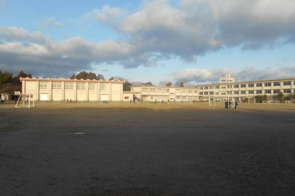 写真：天栄中学校全体