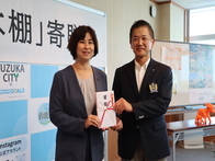 鈴鹿シティロータリークラブからの「小さな本棚」寄贈及び寄贈式