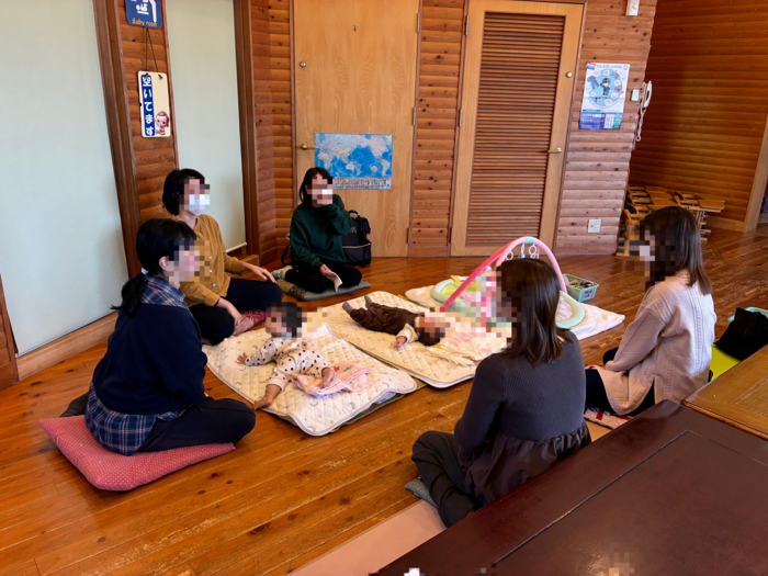 写真：先輩ママと交流