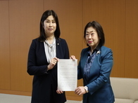 鈴鹿市特別職報酬等審議会からの答申書手交式