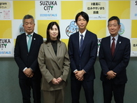 アトレチコ鈴鹿クラブ「第27回　日本フットボールリーグ」終了に伴う表敬訪問