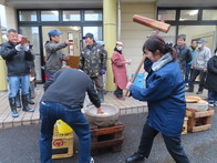 大池地区自治会連合会もちつき大会