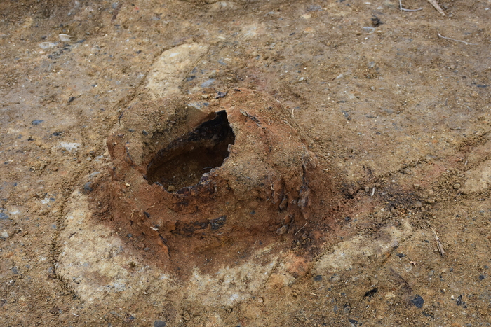 富士山1号墳 鉄製冑 出土状況