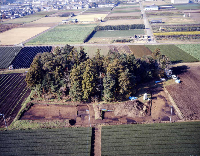 写真：伊勢国府跡（北方官衙）25次調査区とかねやぶ